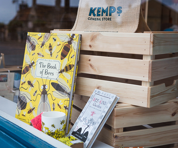 Kemps General Store: Window with Tote Bag